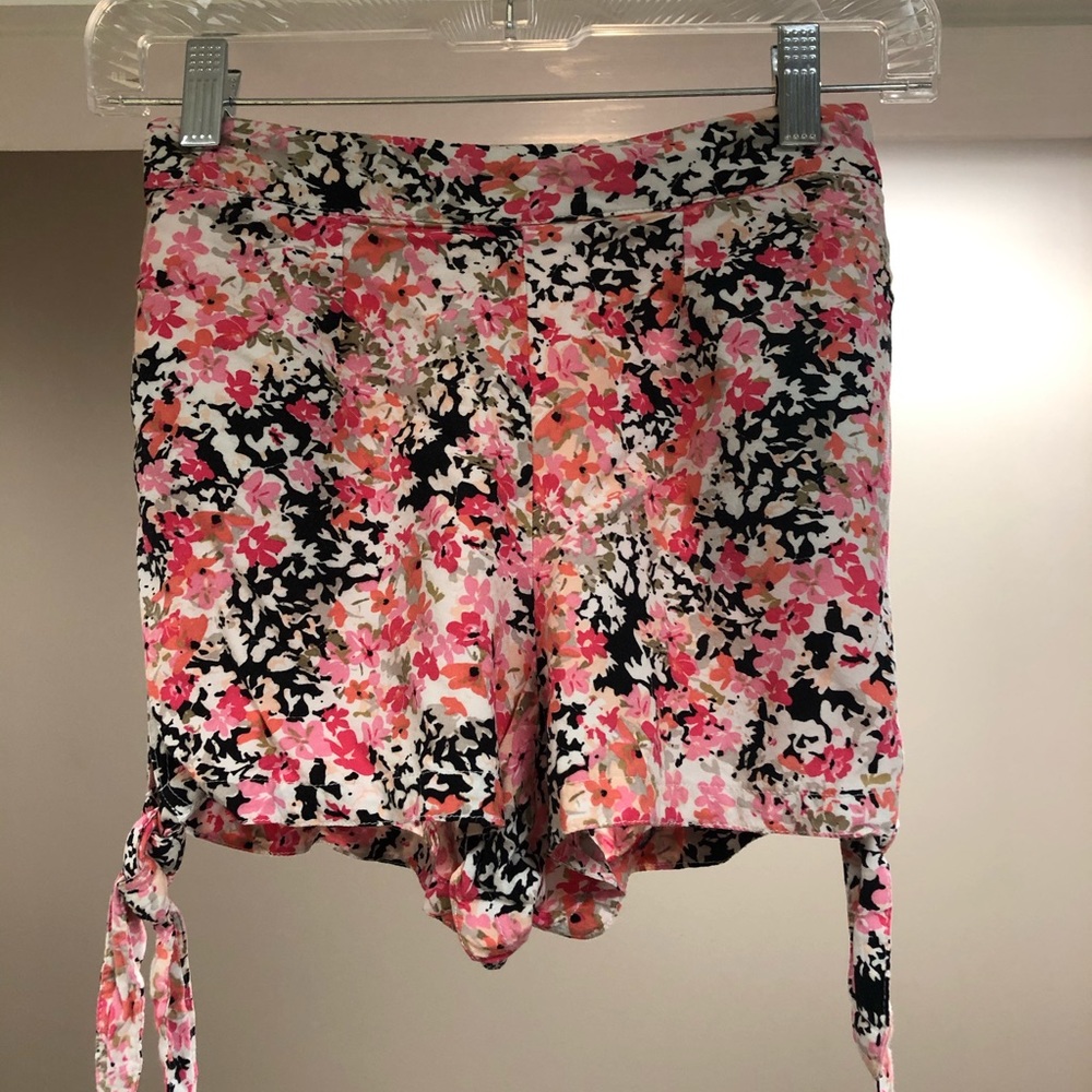 Bethany Mota Floral Print Shorts Size XS
